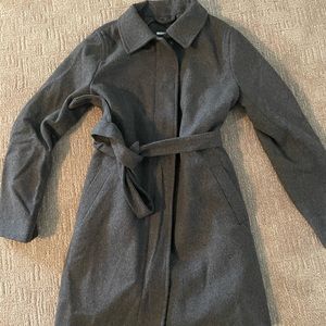 Maternity winter coat-gap size small—like new